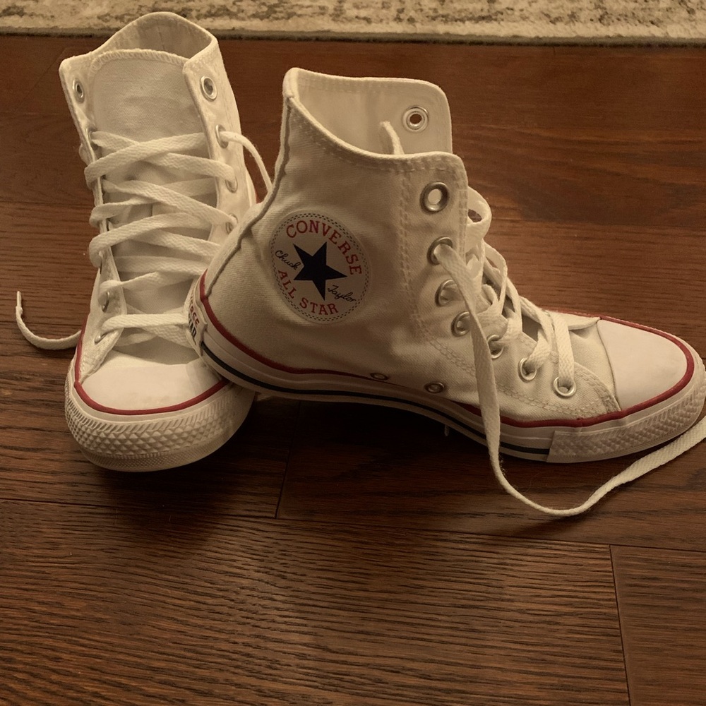 Converse high tops women’s size 7 men’s size 5